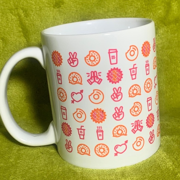 Dunkin Donuts Emoji 2018 ceramic mug NWOT - Picture 2 of 8